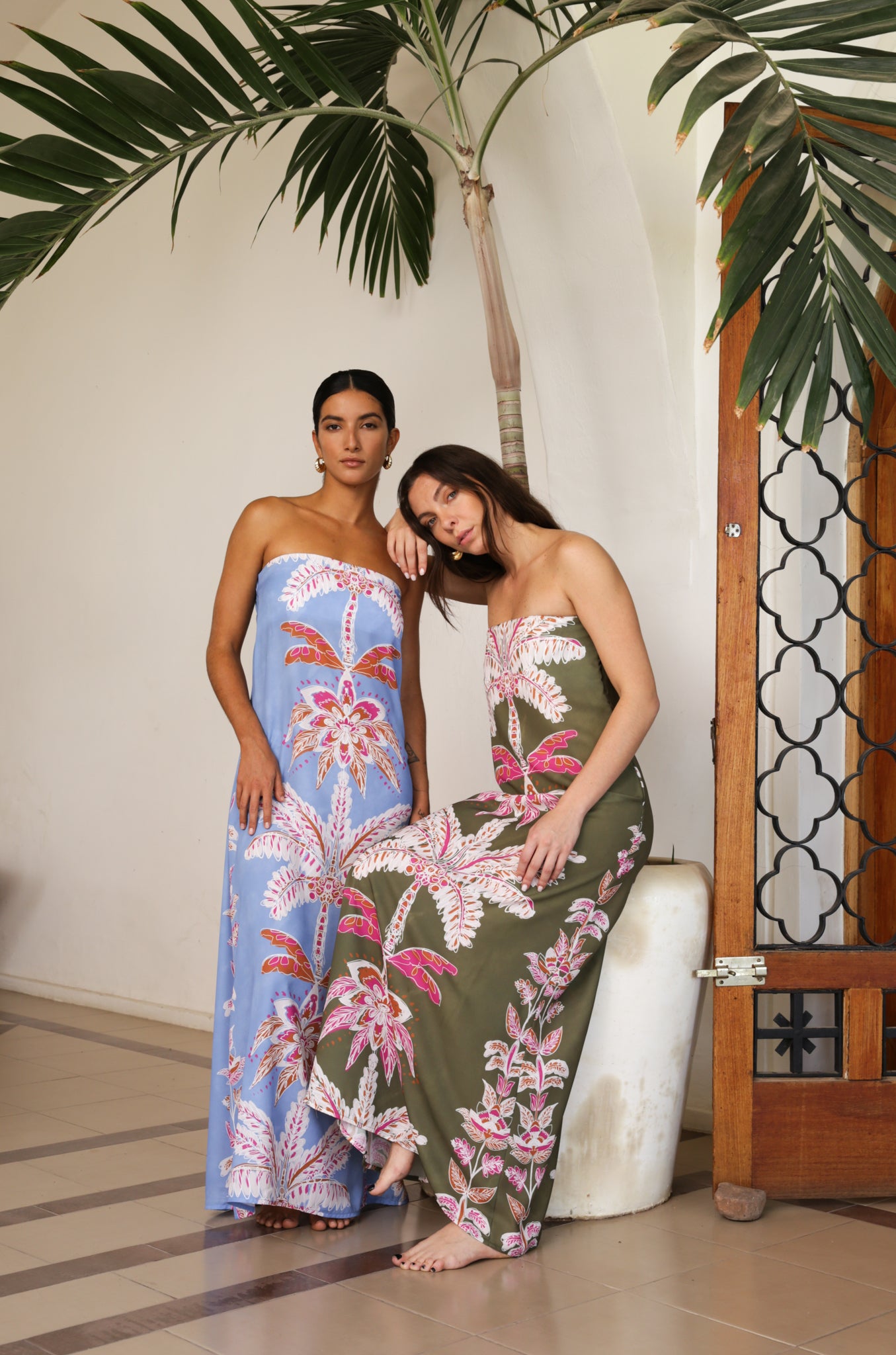 Vestido Strapless palmeras azul